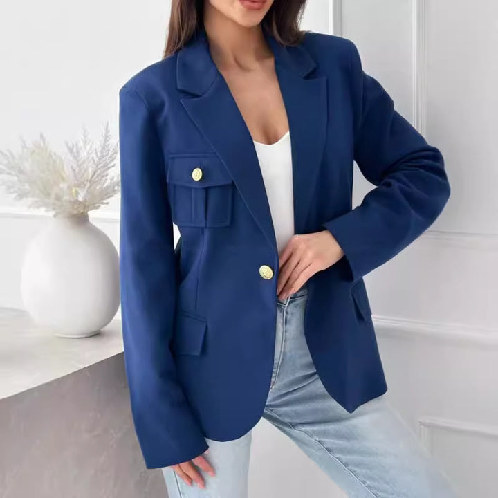 Dame elegant blazer med struktureret design og modige knapdetaljer Stilla