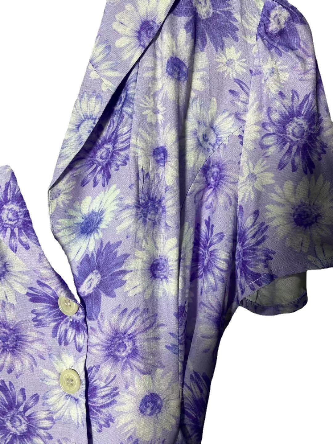 Damebluse i vintage-stil med florale mønstre Stilla