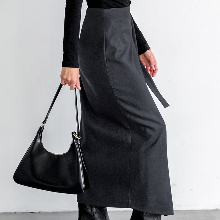 Dame wrapped skirt with side slit and decorative tie belt Stilla