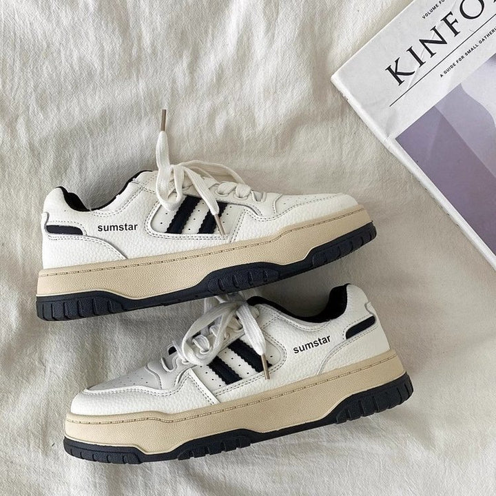 Dame moderne sneakers i minimalistisk design med åndbart overmateriale og skridsikker sål Stilla