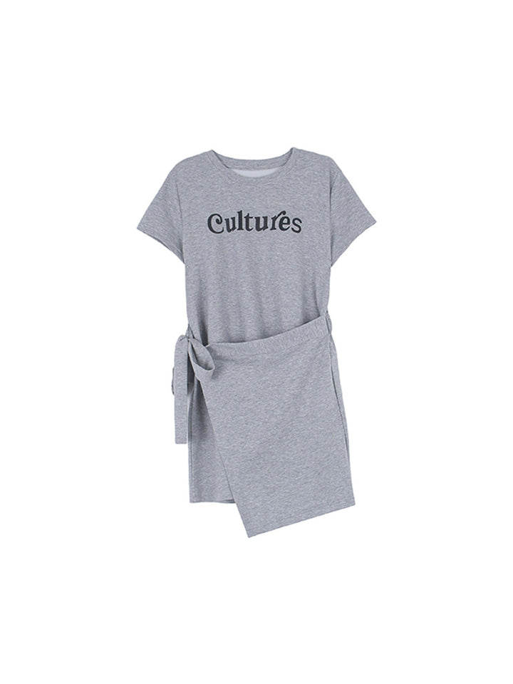 Dame stilfuld T-shirt-kjole med justerbar knude og moderigtigt print Stilla