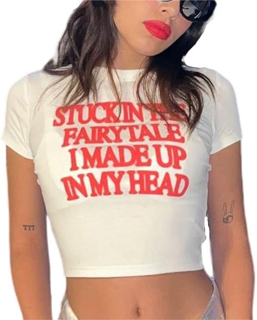 Dame Crop-T-Shirt med animalistisk læbe motiv og iøjnefaldende skrift Skovae