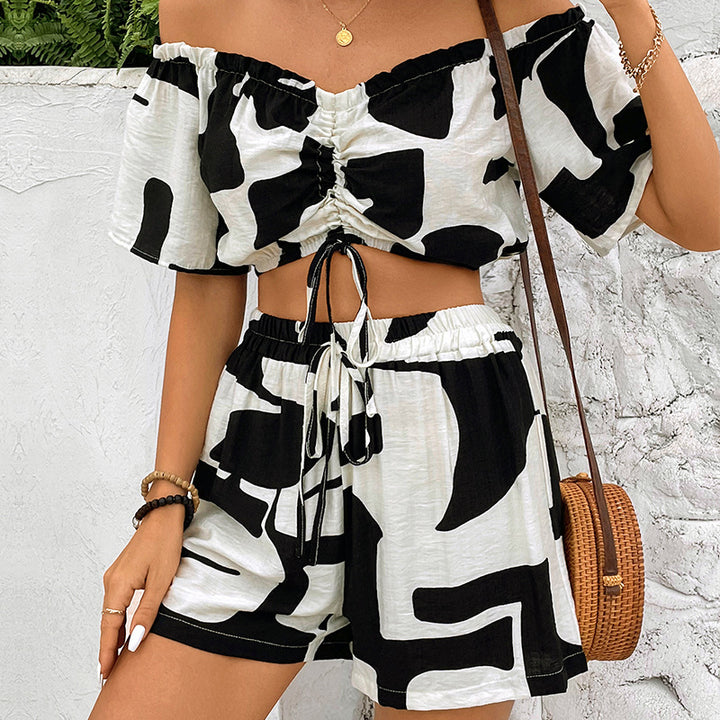 Femme Cropped Off-Shoulder Top og matchende shorts-sæt Stilla