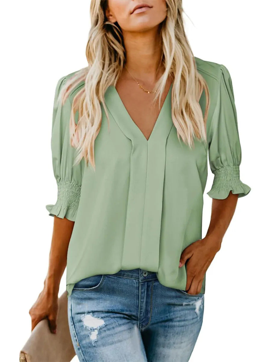 Dame elegant bluse med V-udskæring og flæsedetaljer Stilla