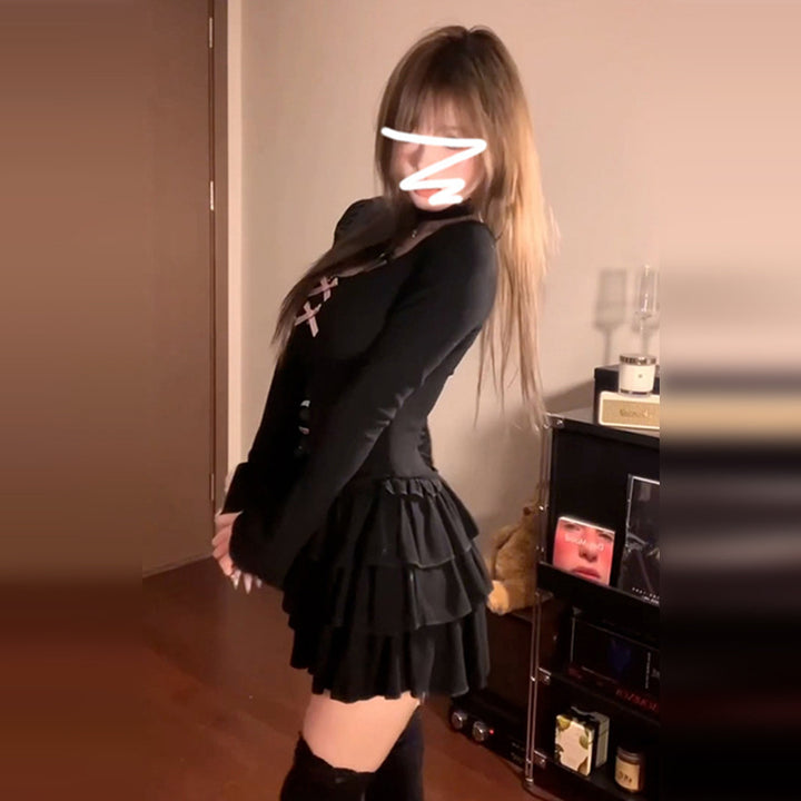 Femme Rynk mini kjole med skulderfrie ærmer og dekorativ sløjfe Stilla