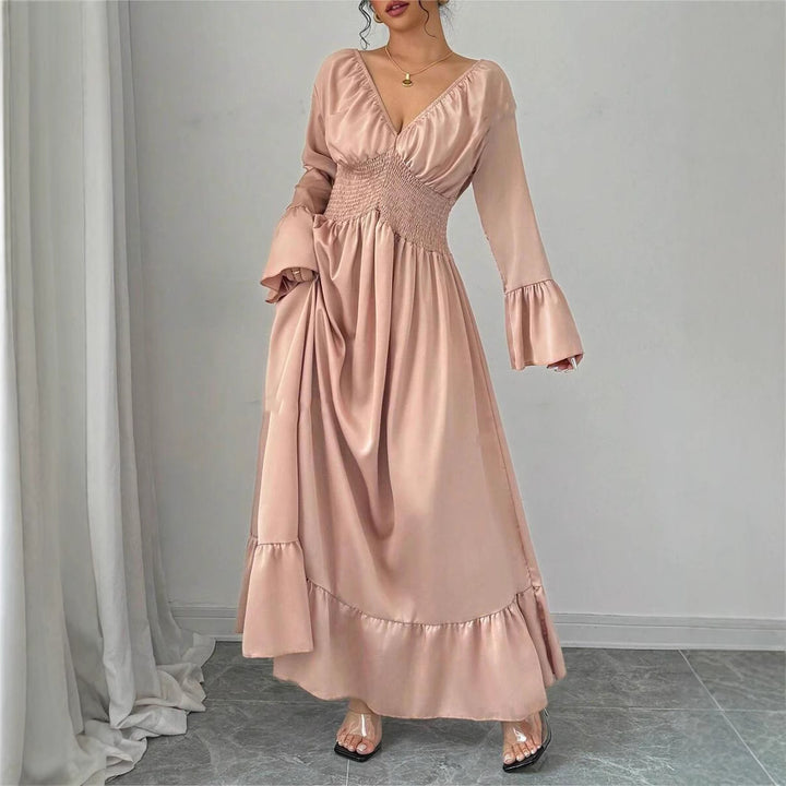 Dame Maxikjole med glitrende V-udskæring og elegante flæseærmer Stilla
