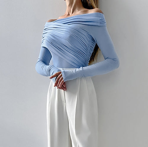 Dame Langærmet top med afslappet vikledesign og elegante flæsedetaljer Stilla