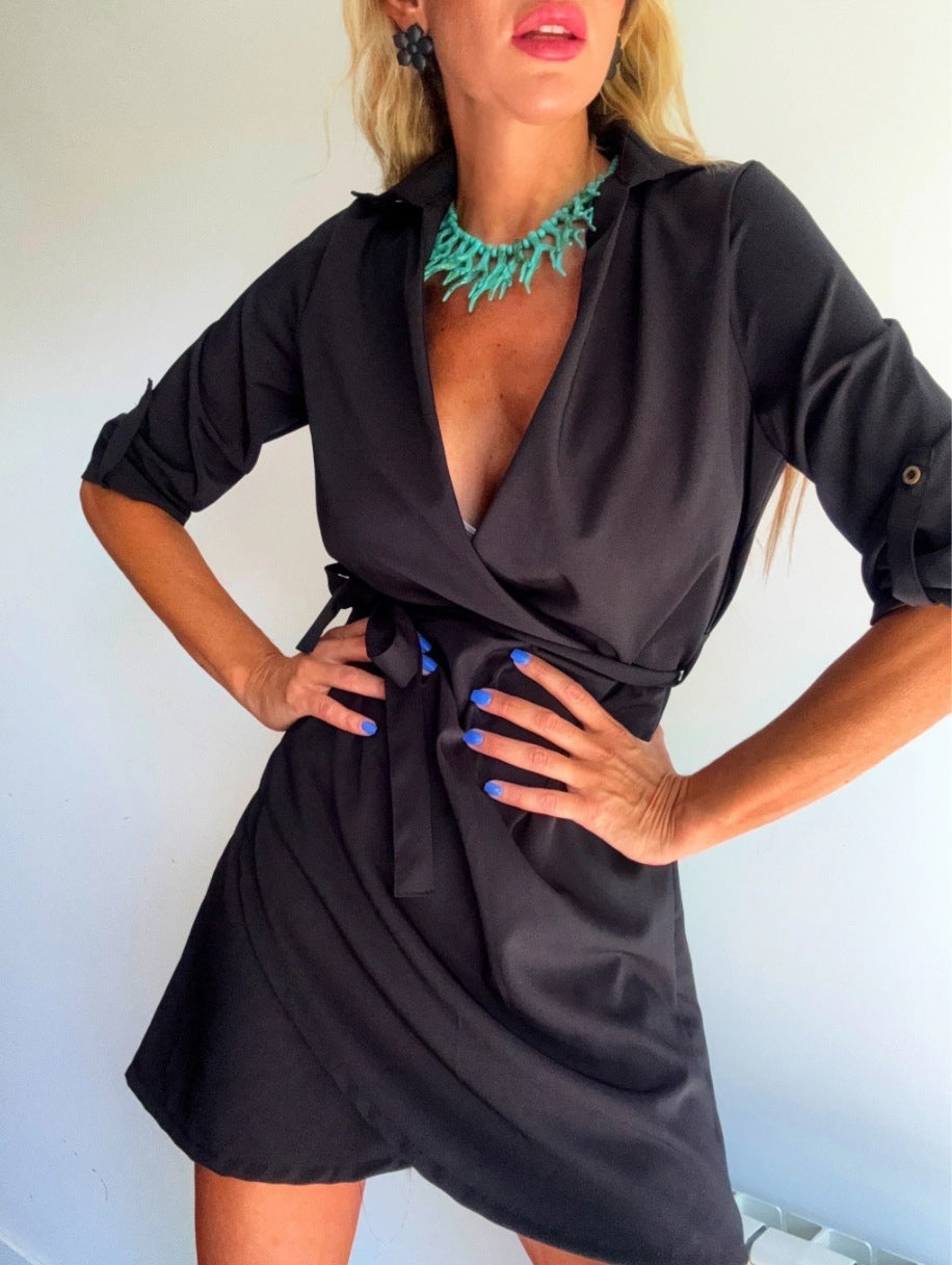 Dame viklekjole med elegant krave og figursyet design Stilla