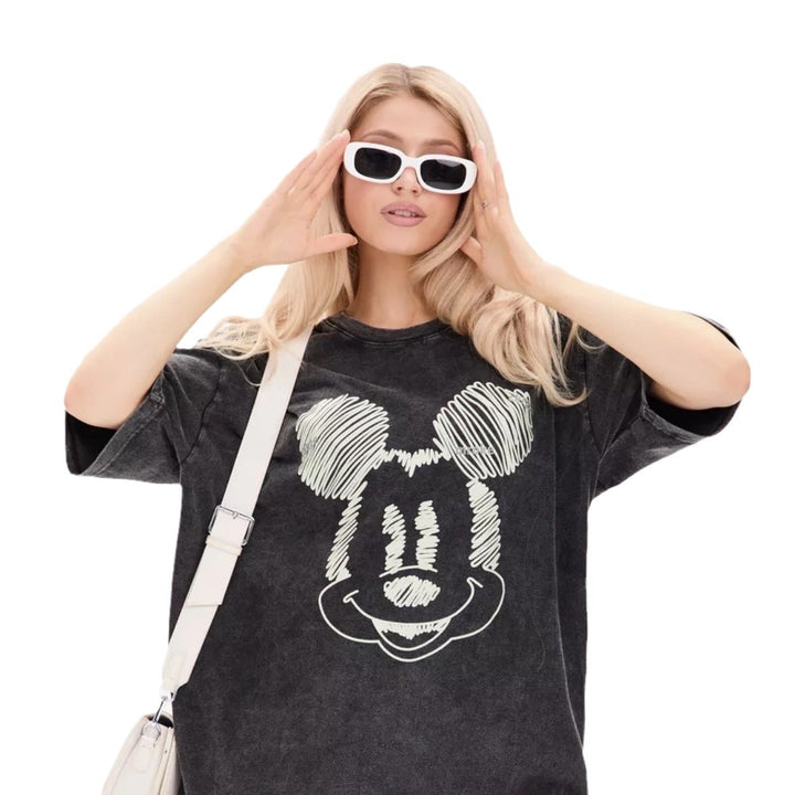 Dame T-shirt med kreativt Mickey Mouse motiv og afslappet oversized skæring Stilla