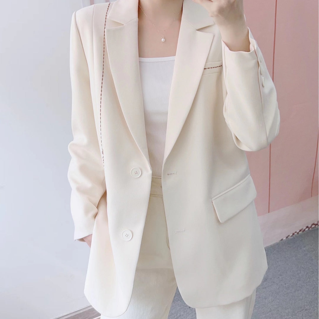 Dame Elegant Blazer med dekorative knapdetaljer og raffinerede accenter Stilla