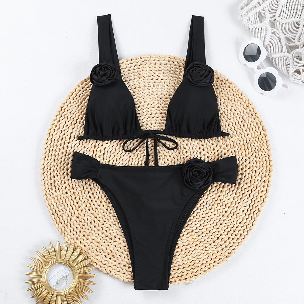 Dame bikiniset med blomsteraccentuer og justerbare stropper Stilla