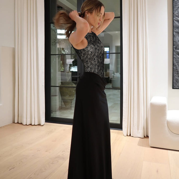 Dame Maxi-Kjole med elegante spidsaccentuer og raffineret drapering Stilla