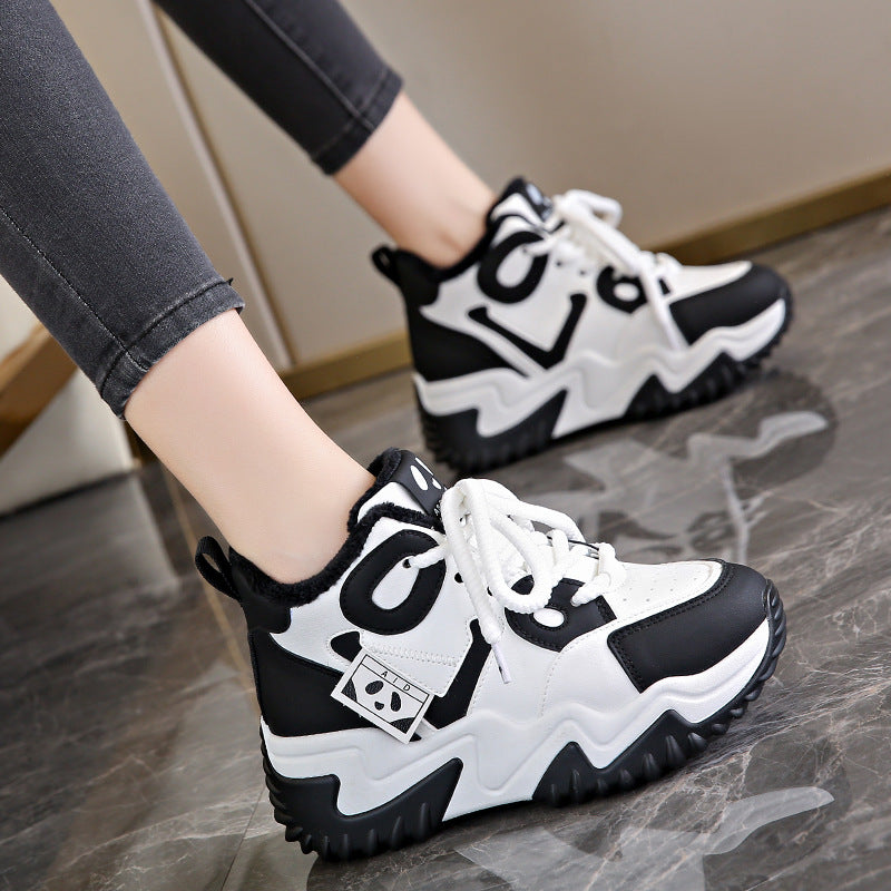 Dame Chunky Sneakers i moderne design med slidstærkt overmateriale og skridsikker sål Stilla