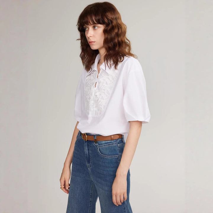 Dame Elegant Bluse med drømmende broderedesign og knapdetaljer Skovae