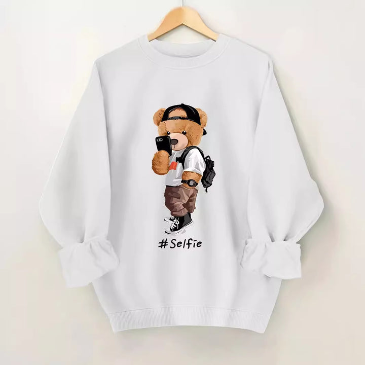 Dame sweatshirt med kunstnerisk bjørnedesign og afslappet pasform Stilla