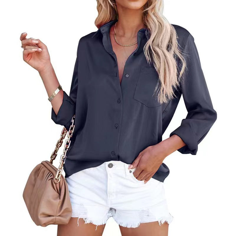 Dame Satin Bluse med elegant snit og brystlomme Stilla