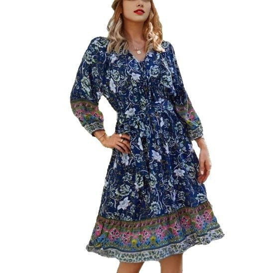 Dame Maxikjole med blomstret design og elegant snit Stilla