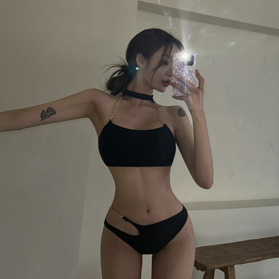 Dame Bikini-sæt med elegant choker og eksklusive kædeakenter Stilla