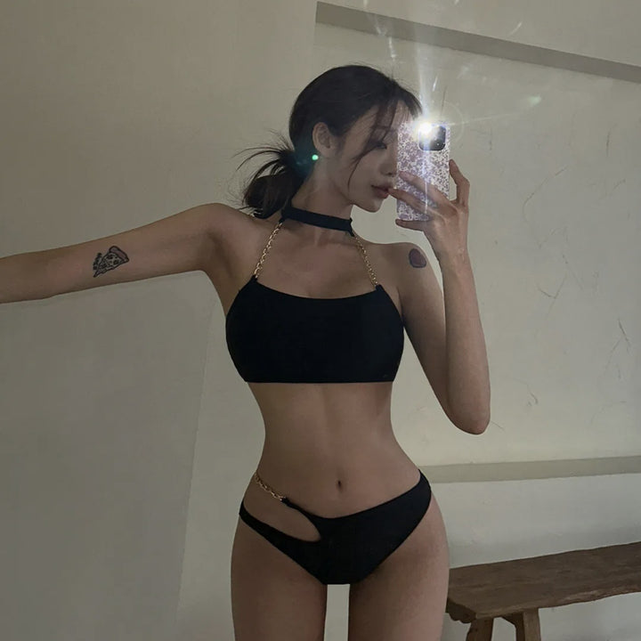 Dame Bikini-sæt med elegant choker og eksklusive kædeakenter Stilla