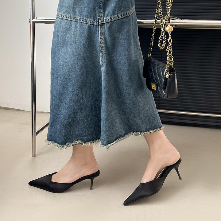 Dame Slingback-hæle med spids tåområde og elegante udskæringer Stilla