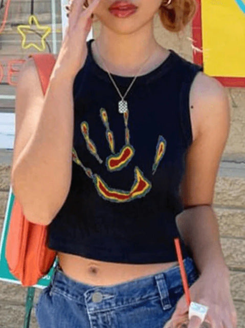 Dame Crop-Top med modigt statement-tryk Skovae