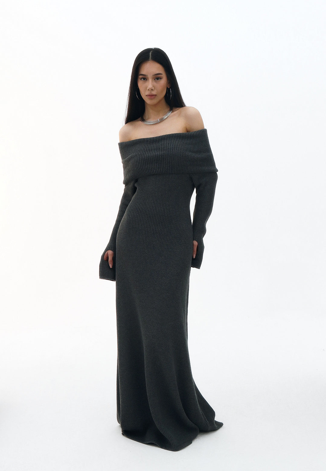 Dame Off-Shoulder Strikkjole med lang længde og bred kant Stilla