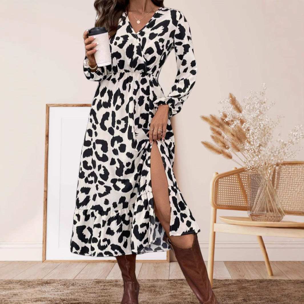 Dame Maxikjole med moderne leopardmønster og feminin silhuet Stilla