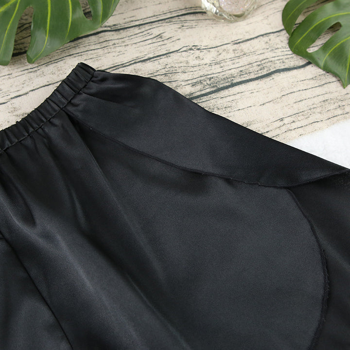 Dame Satin Pyjamas Sæt med elegant snit og fine detaljer Stilla