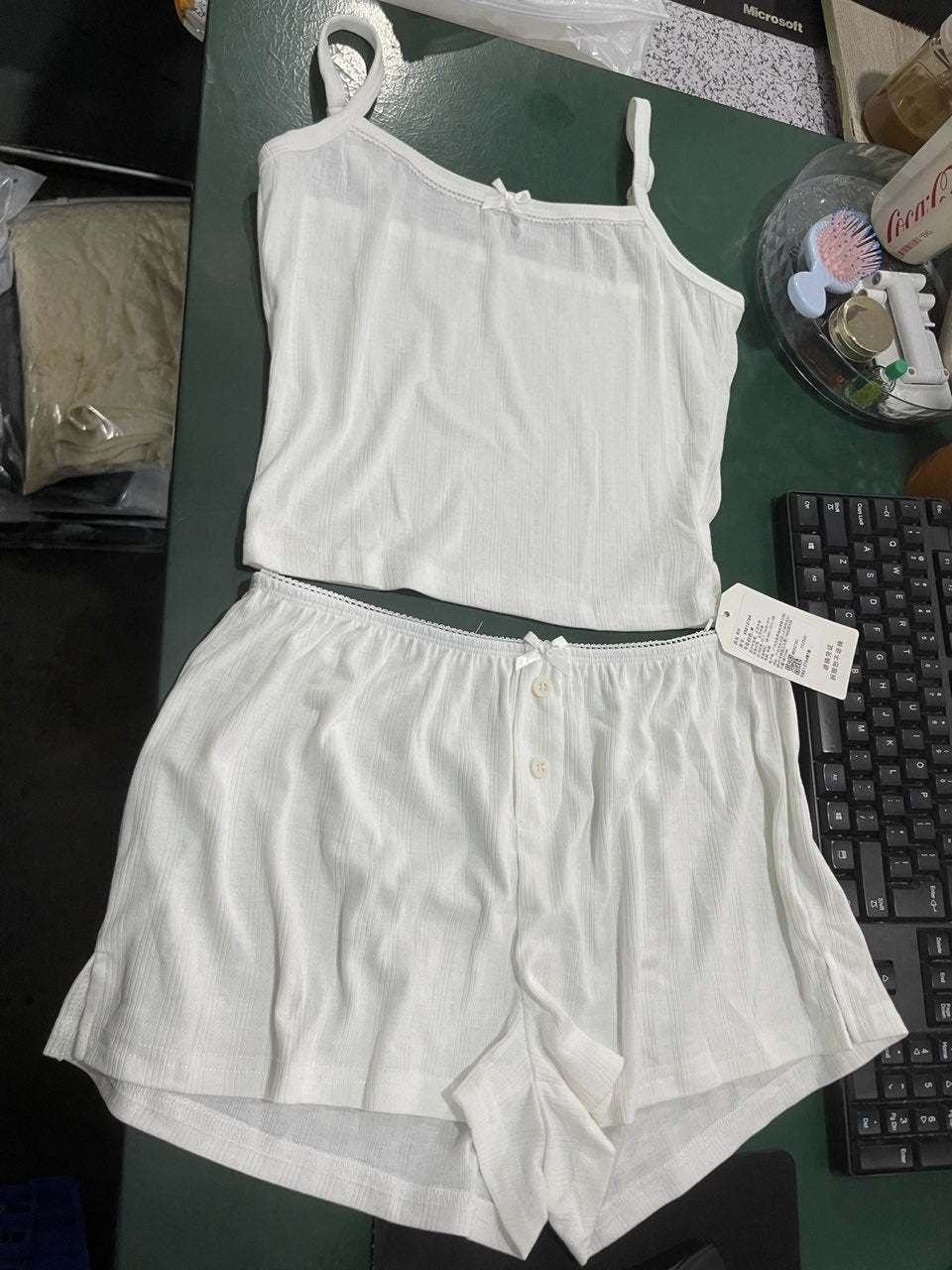 Dame nat-sæt med elegant spidsedetalje og blomstermønster Skovae