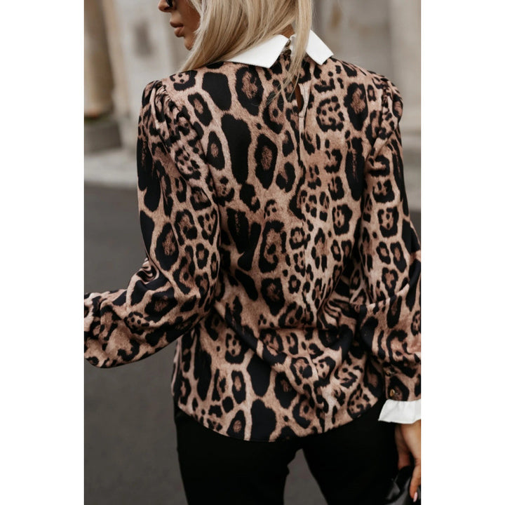 Kvinders bluse med leopardprint og fashionabel krave Stilla