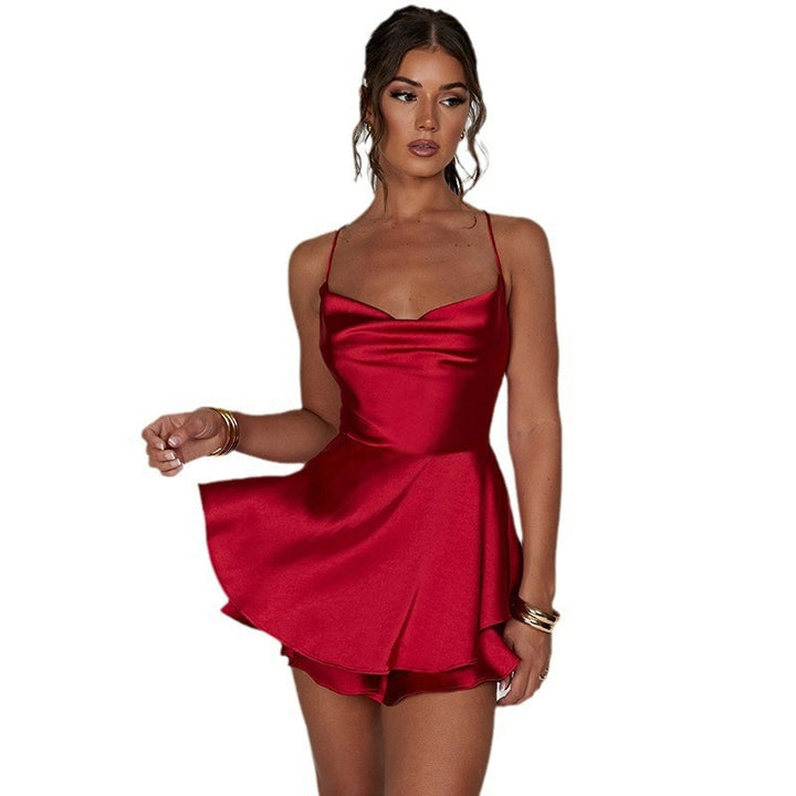 Dame Elegant svajende Satin-minikjole med sidelukket design Skovae