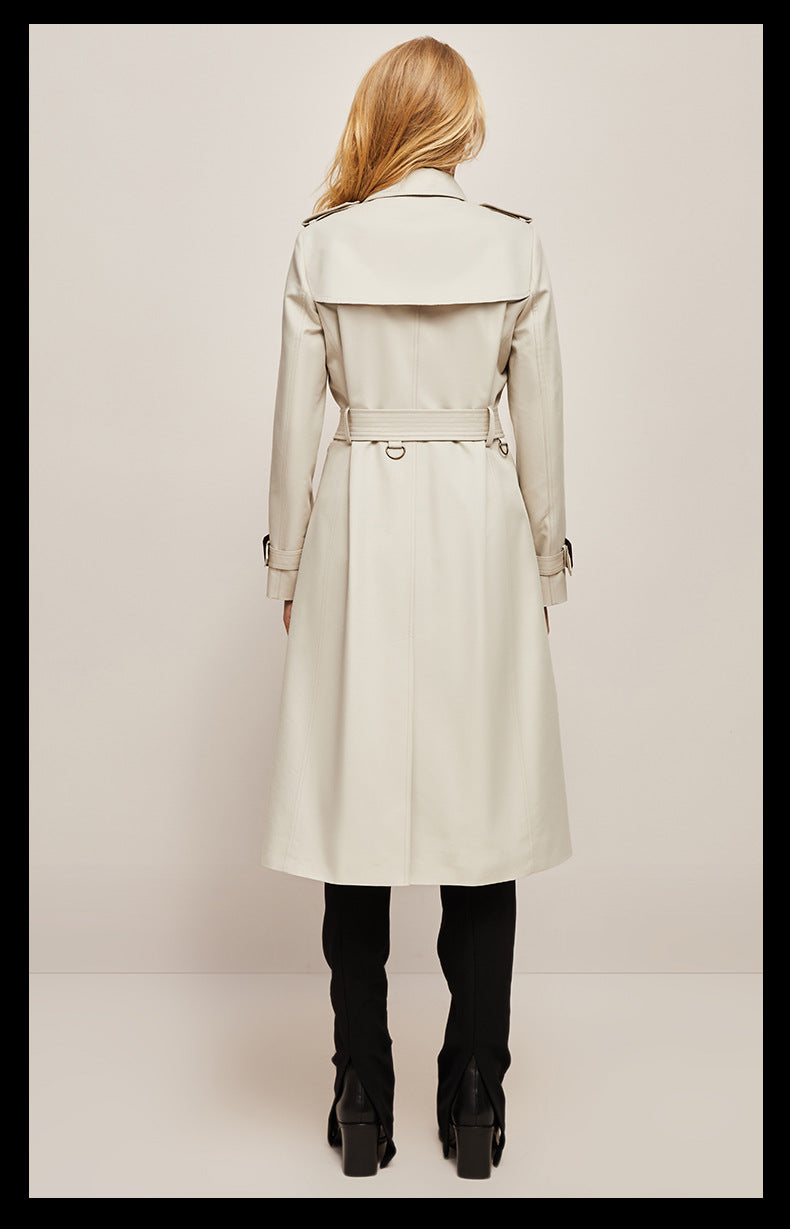 Stilla | Vindafvisende trenchcoat i figursyet form til damer