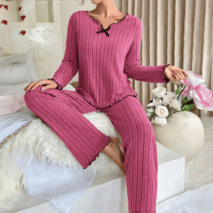 Femme Cozy Rippstrik Lounge Sæt med dekorativt trim Stilla
