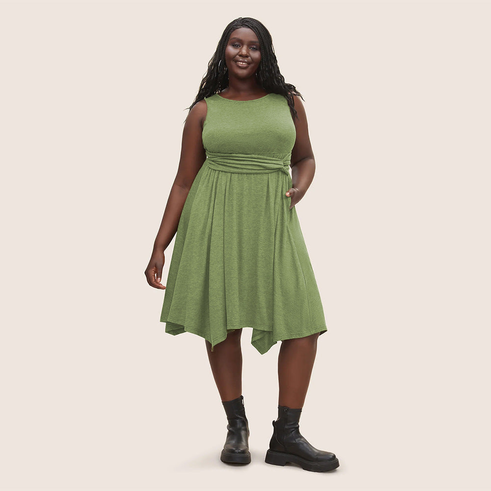Dame asymmetrisk kjole med charmerende bånd og svingende kant Stilla