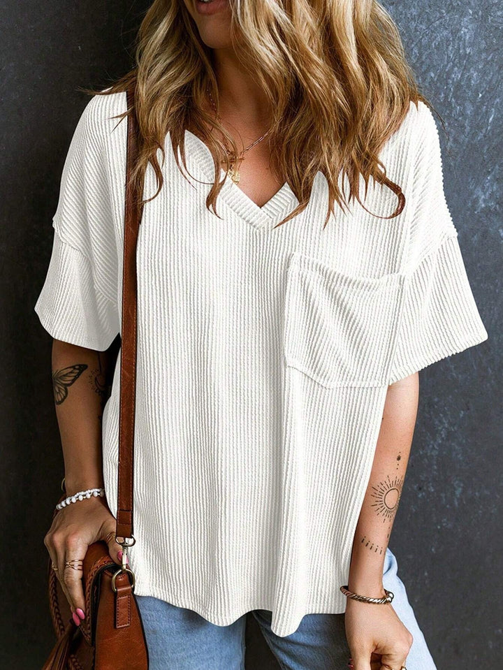Dame Oversized T-shirt med V-hals og brystlomme Stilla