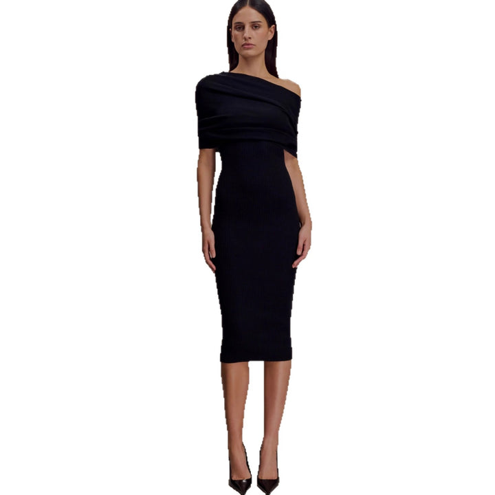 Damer elegant strikkjole med off-shoulder design Skovae