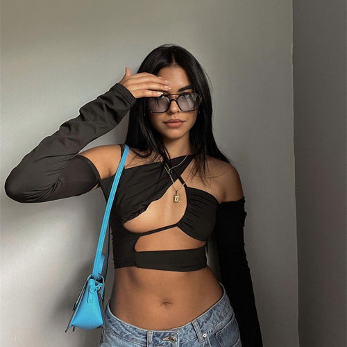 Dame tætsiddende Cut-Out top med asymmetrisk design Skovae