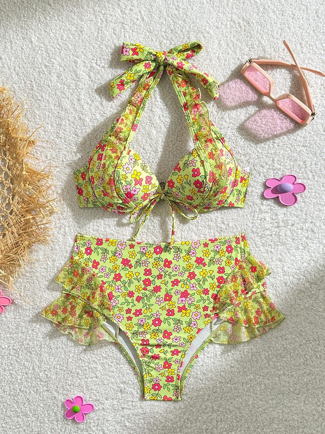 Dame bikini-sæt med legende floral-design og løst flæse-snit Stilla