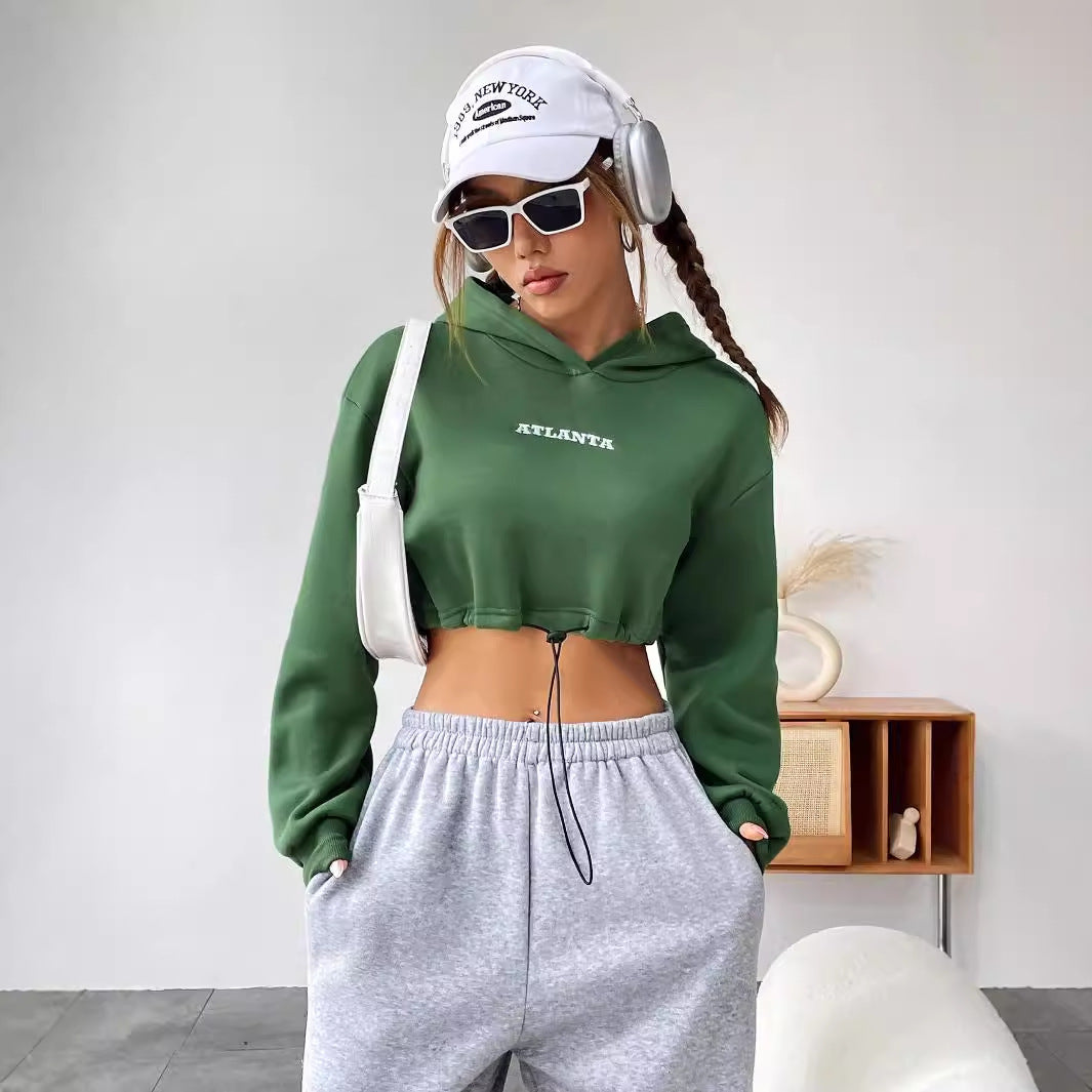 Dame cropped sweatshirt med broderet tekst og snoretræk Stilla