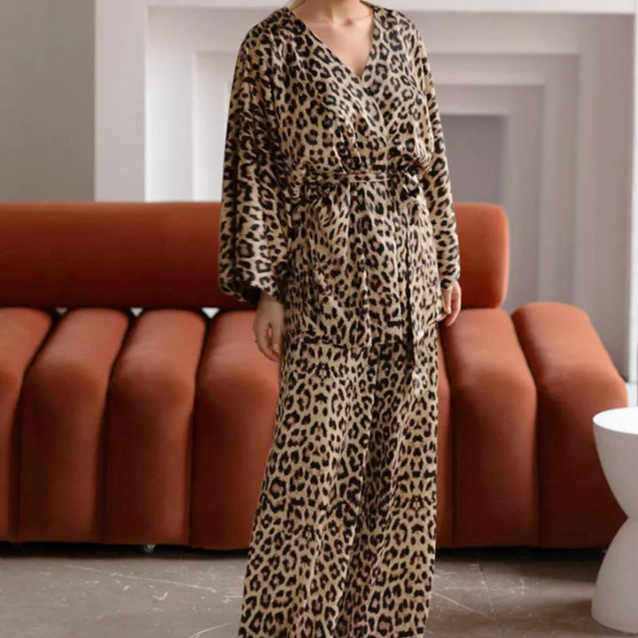 Dame luksuriøs pyjamas sæt med leopardmønster og bredt skårne ærmer Stilla