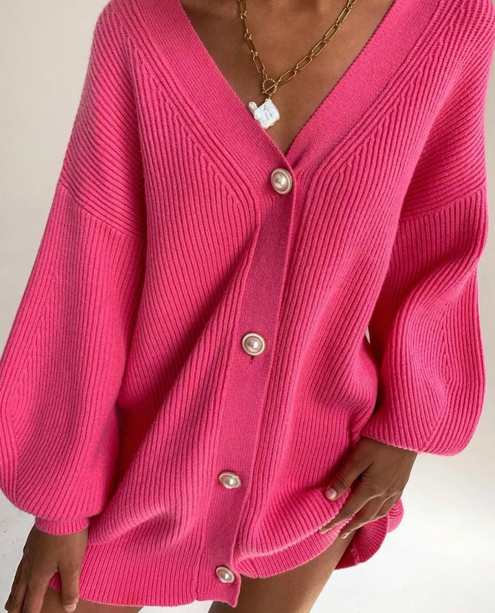 Kvindernes strikkede cardigan med oversized pasform og dekorative knapper Stilla