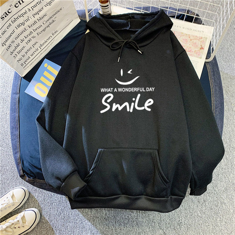 Kvinders hættetrøje med glad smileprint Skovae