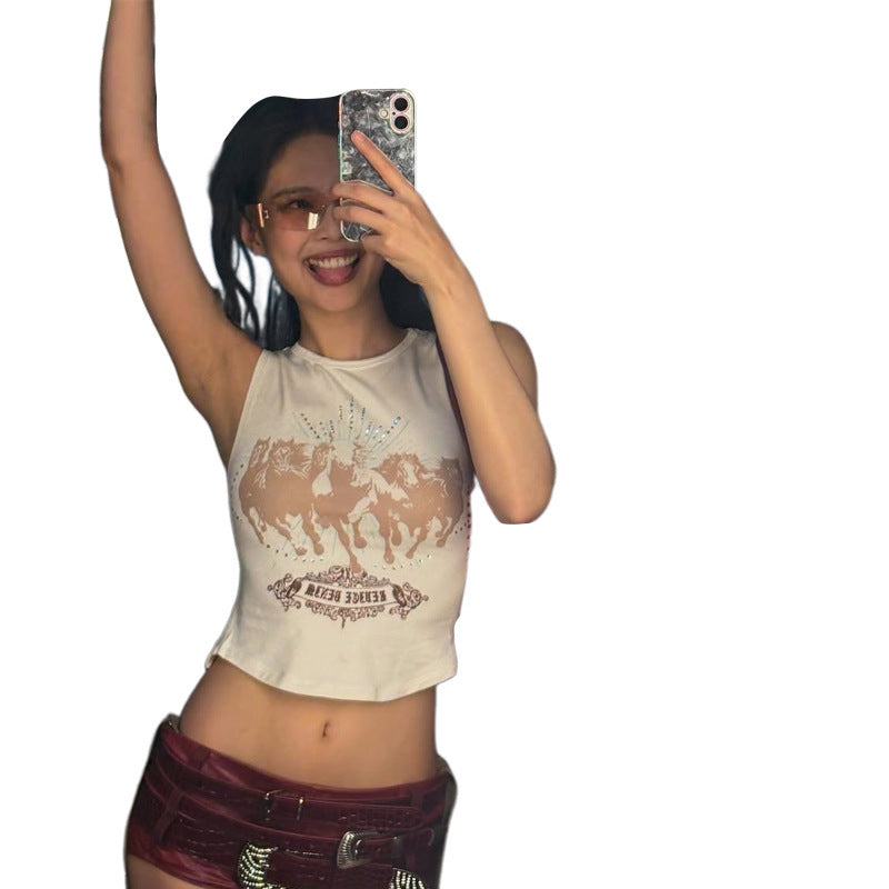 Dame Crop-Top med kreativt tryk og glitrende detaljer Stilla