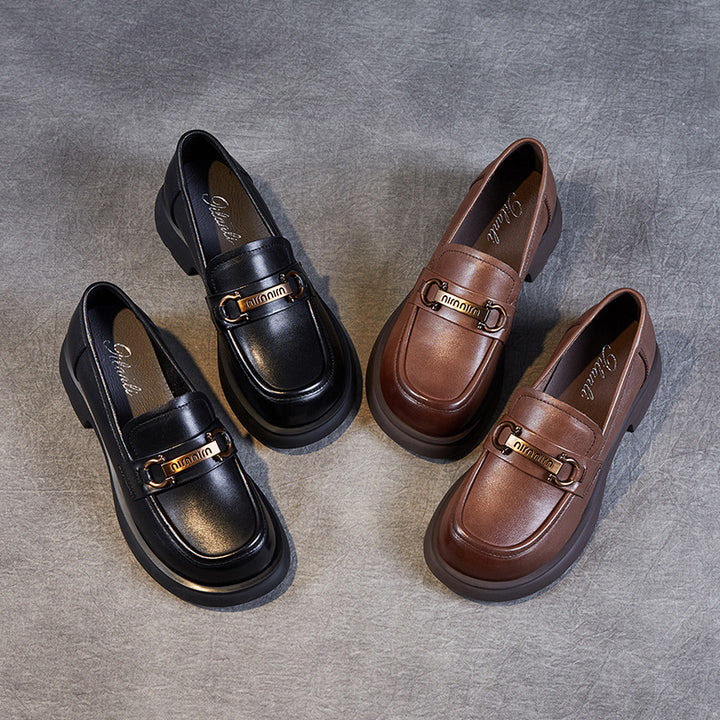 Dame Elegante Chunky Slipper med dekorative metal accenter Stilla
