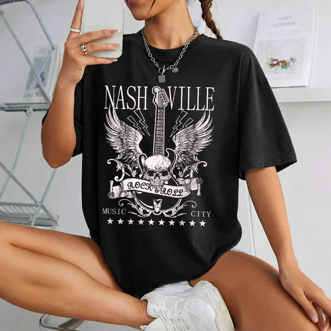 Dame T-shirt med kreativt skrift i moderne graffiti-stil Skovae