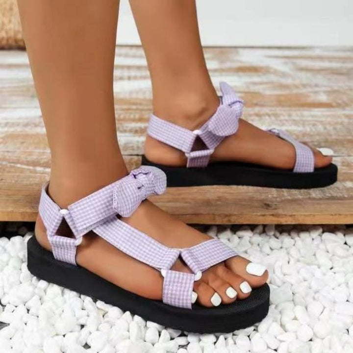 Dame Wedge-sandaler med farverigt remdesign og stilfulde bånd Stilla
