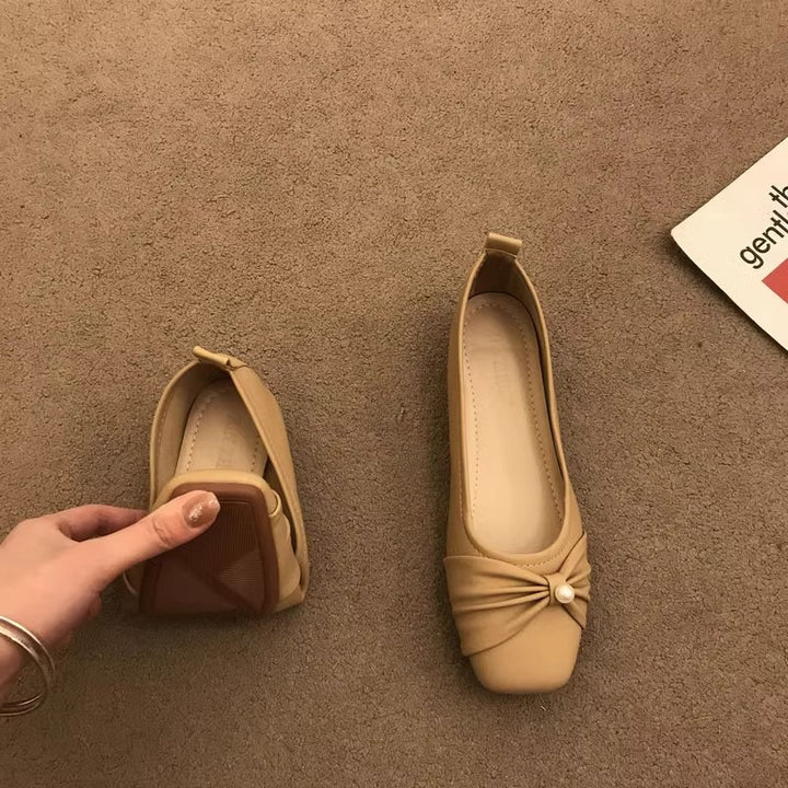 Dame stilfulde Ballerina-sko med kvadratisk tå og perle-accent Stilla