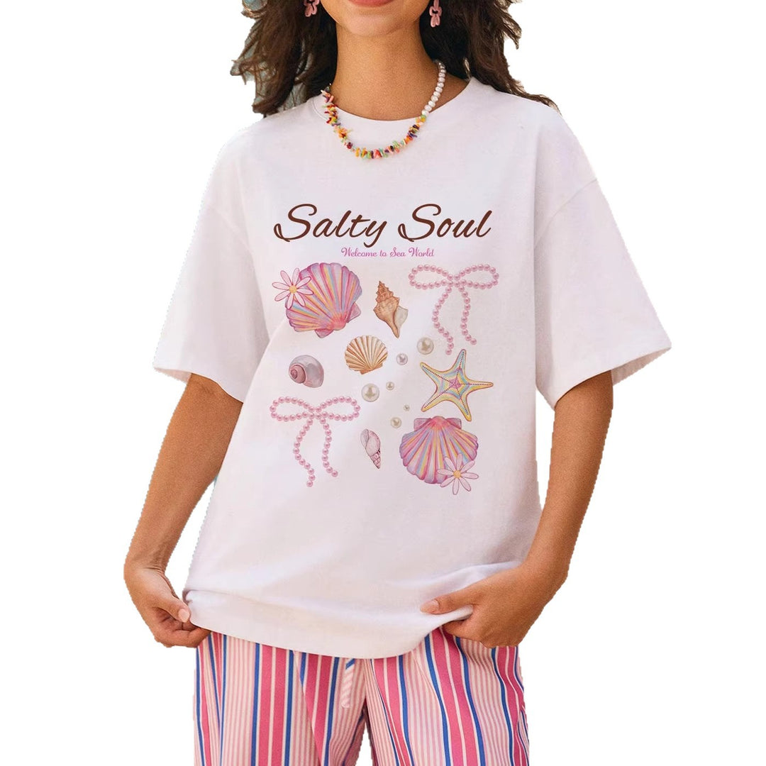 Dame Grafik T-shirt med maritimt muslingemotiv og afslappet snit Skovae