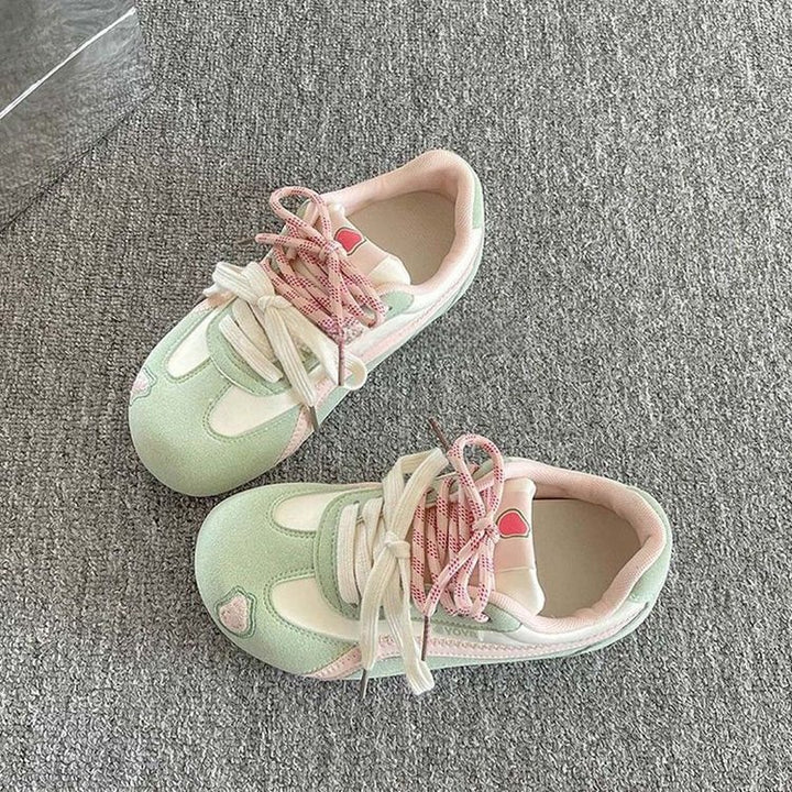 Dame Sneakers med åndbart overmateriale og moderne design Stilla