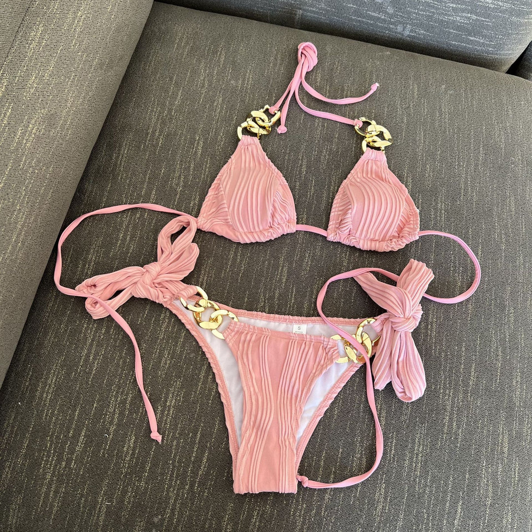 Dame Bikini-sæt med raffinerede plissé-detaljer og gyldne accenter Stilla